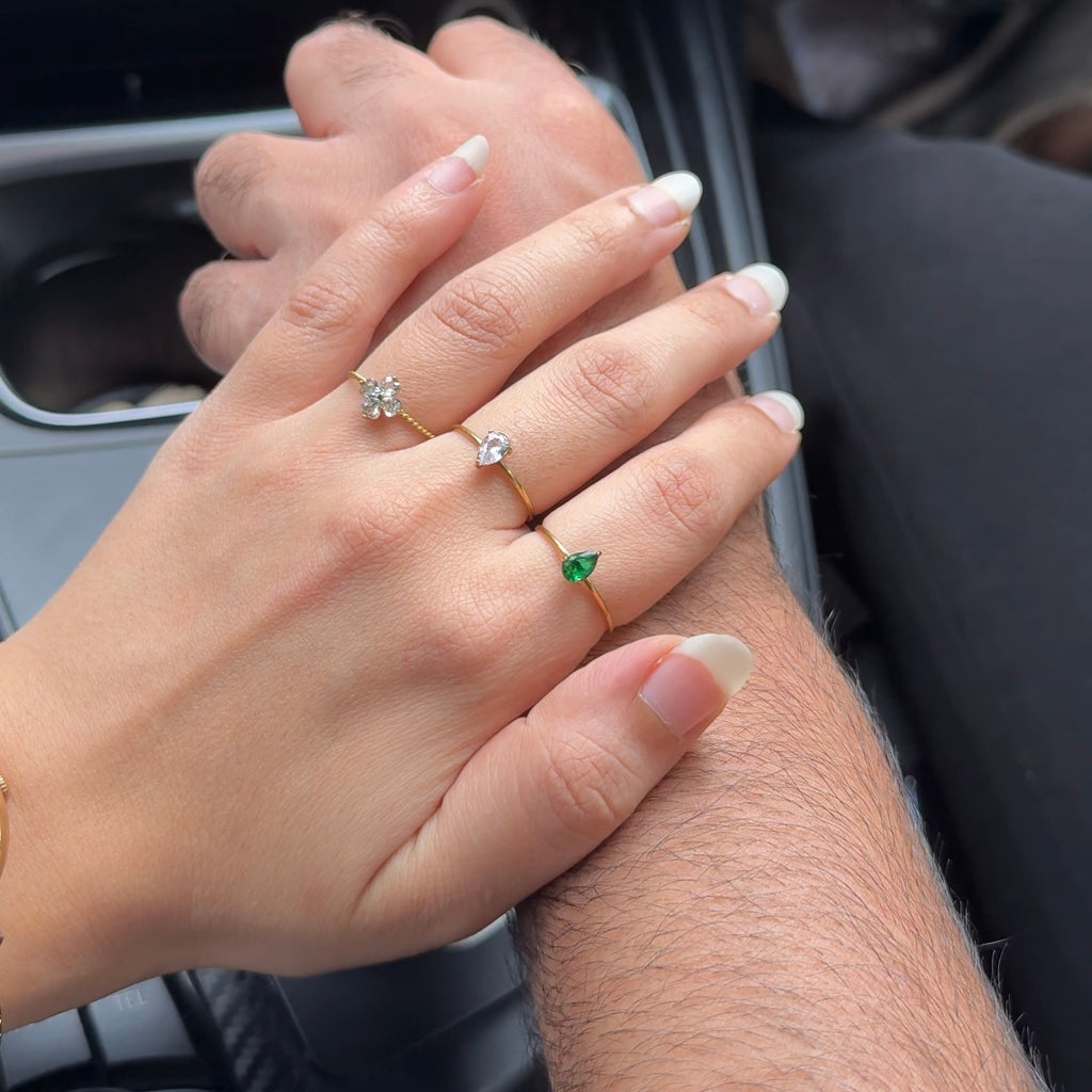 Minimal emerald stone ring