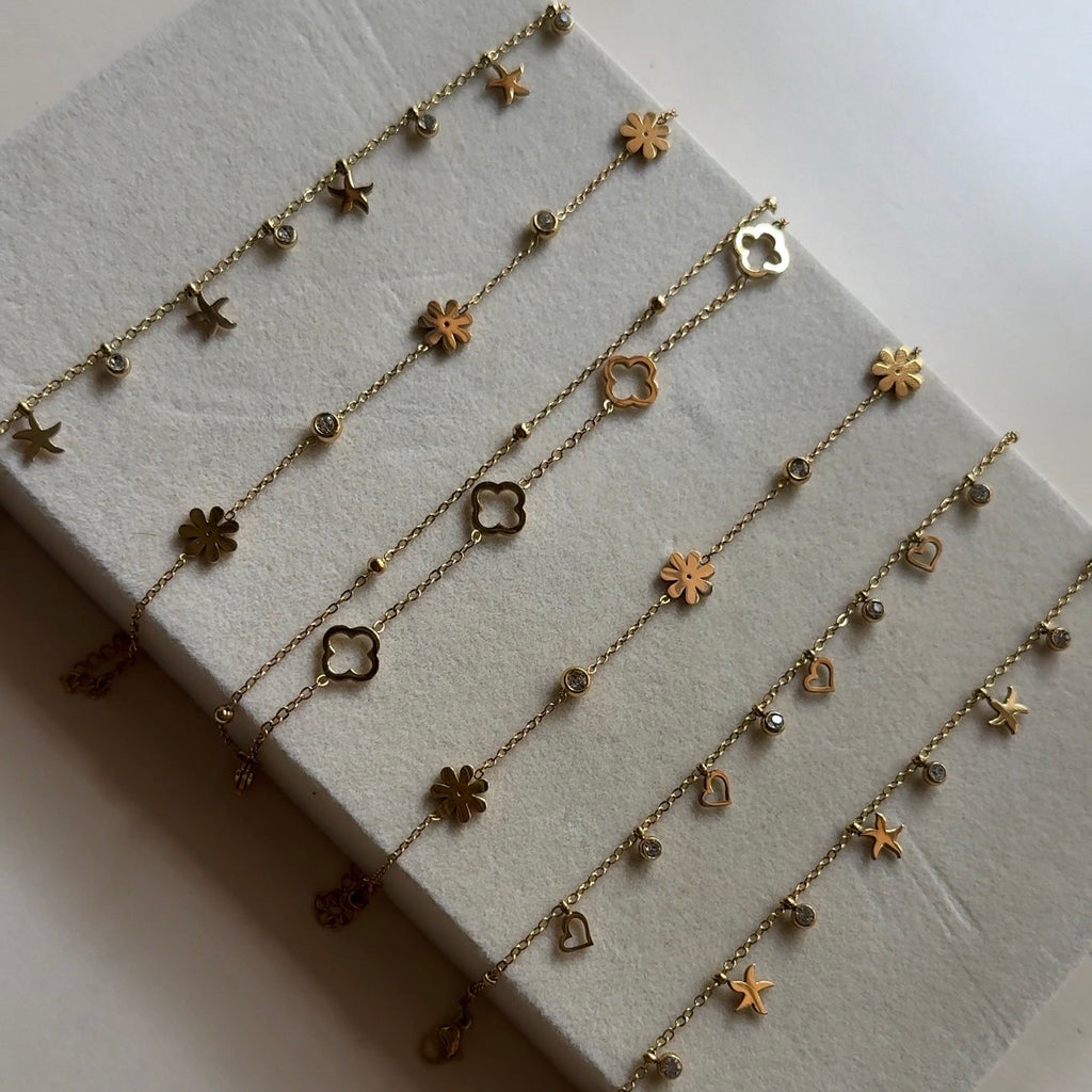 Golden heartfall Bracelet