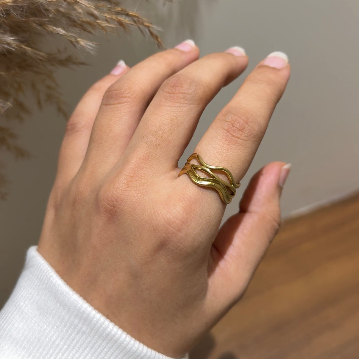 Layer wave ring