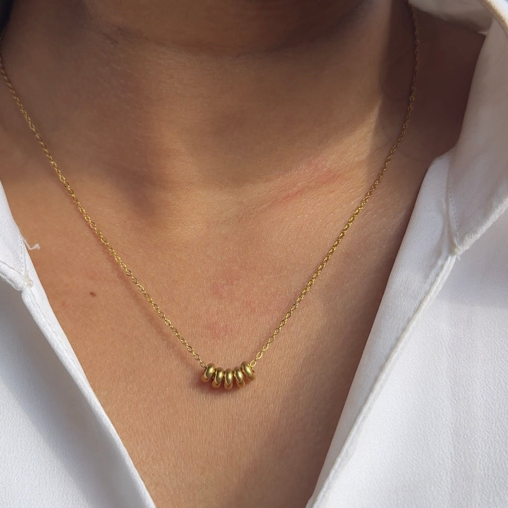 Dainty Cluster Necklace