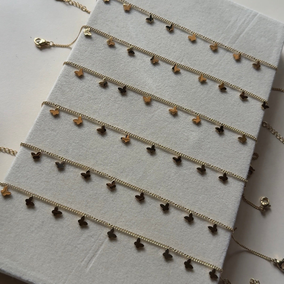 Mini Butterflyhanging anklet
