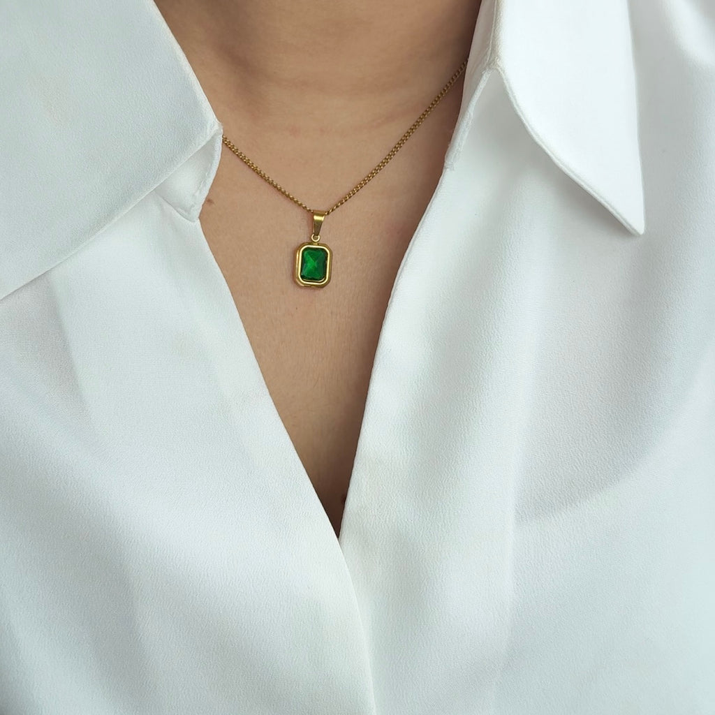 Emerald stone necklace