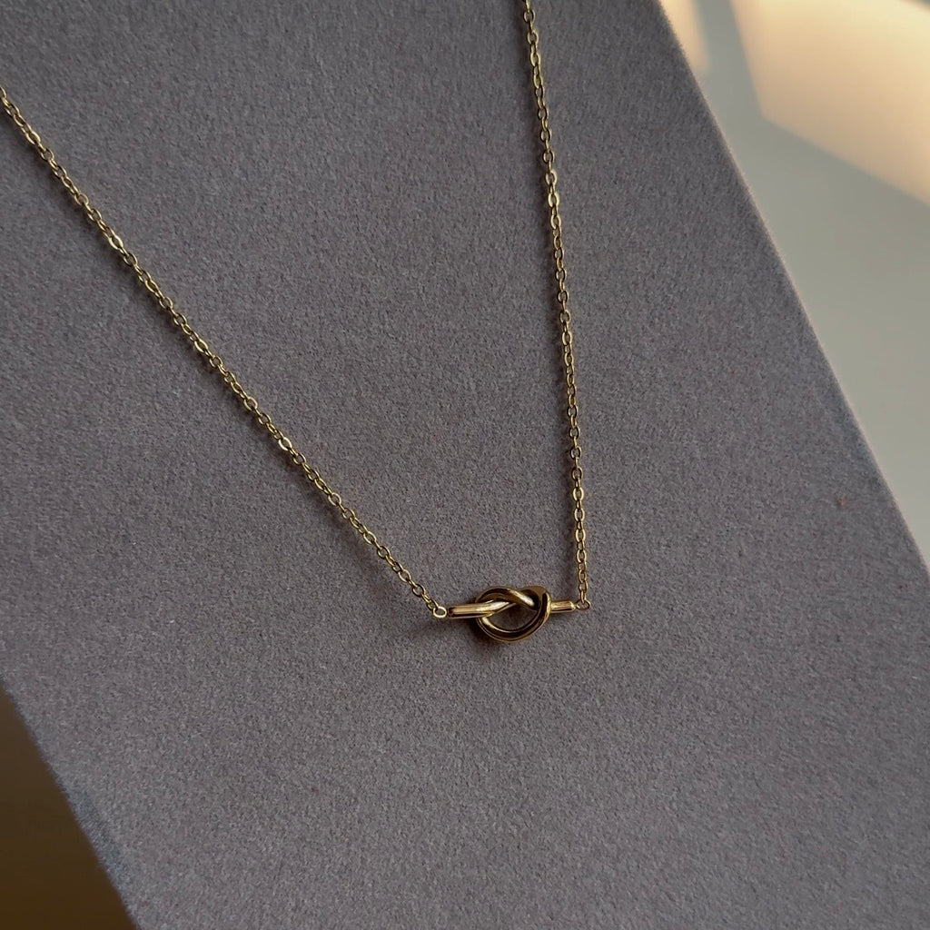 Knot necklace