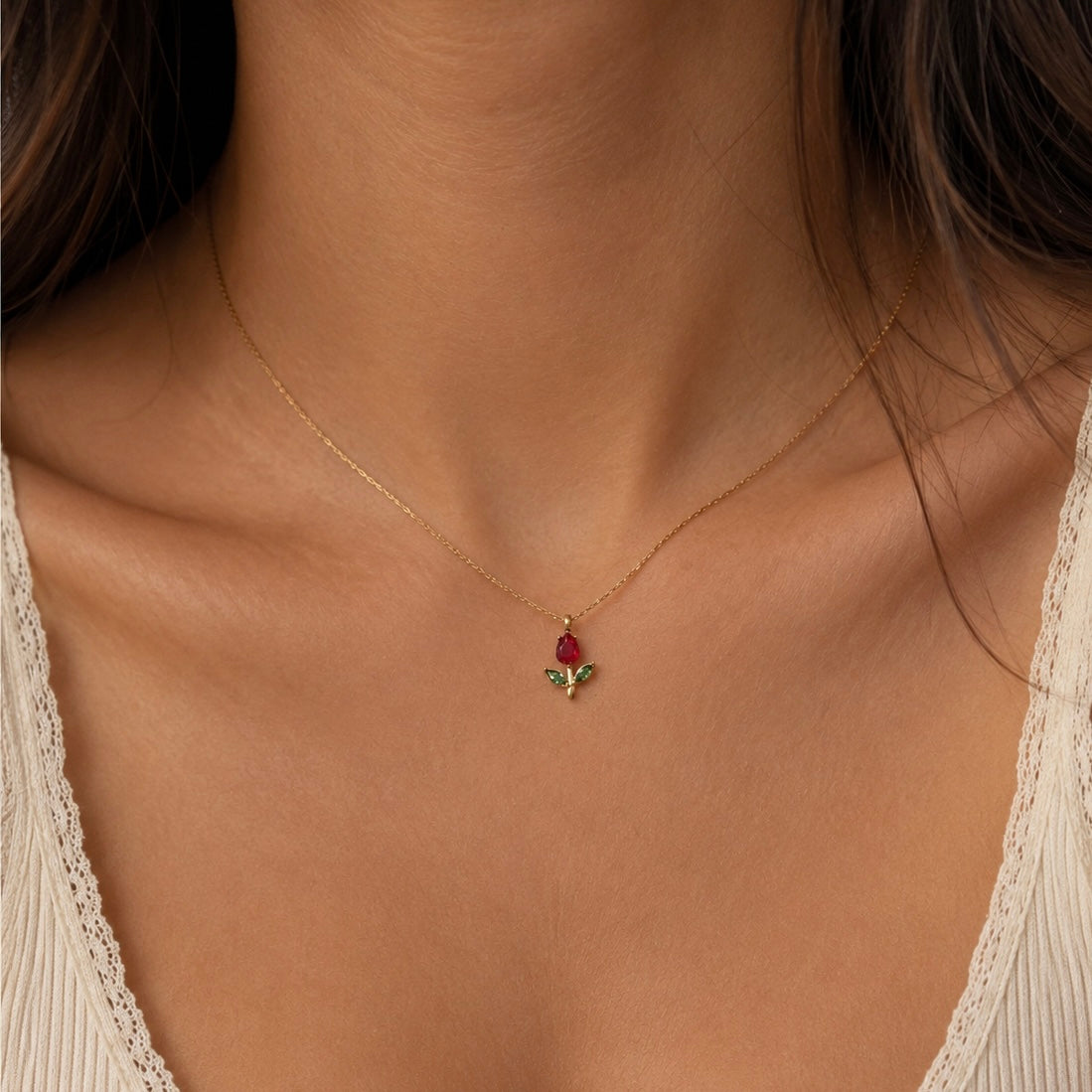 Minimal tulip necklace