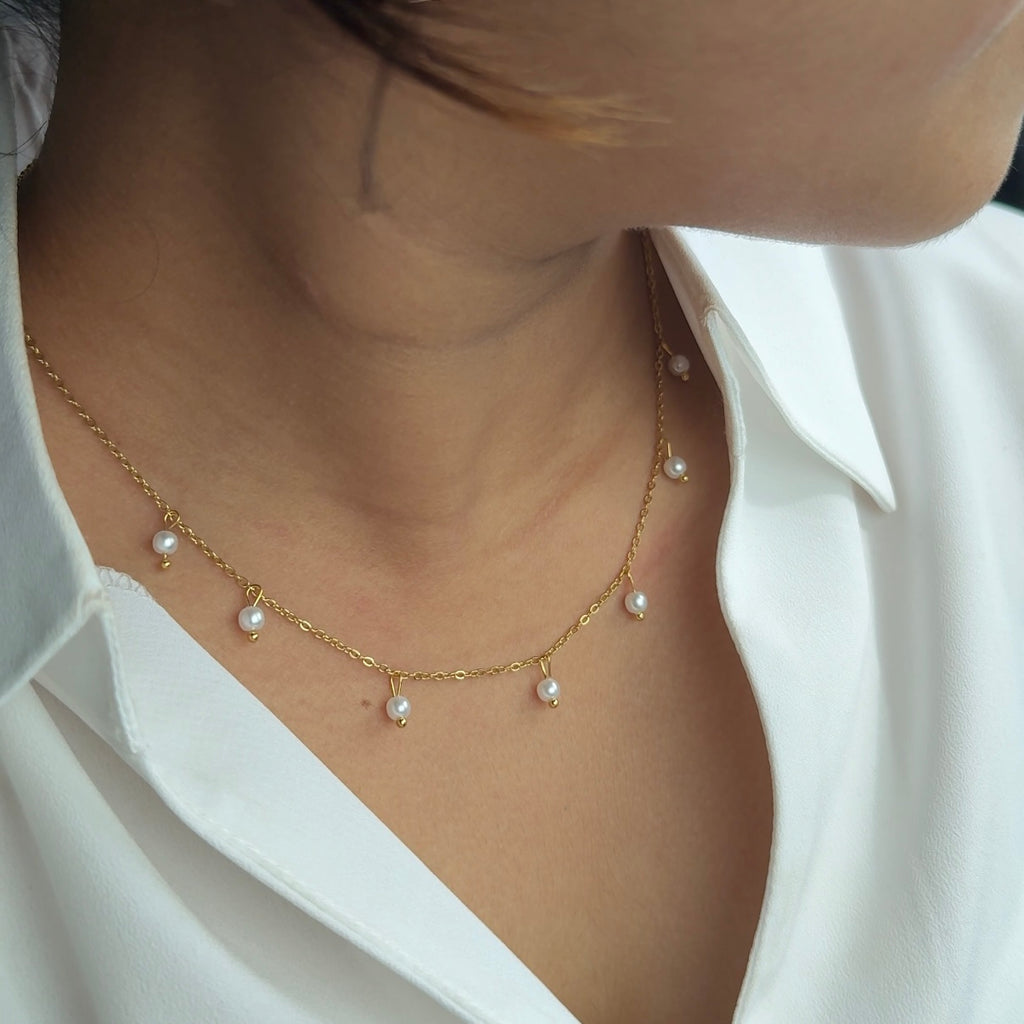 Pearl drop necklace