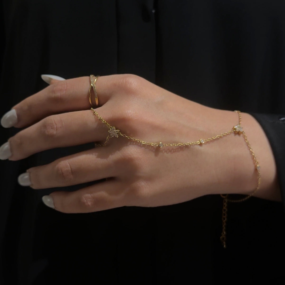 Dainty star handchain