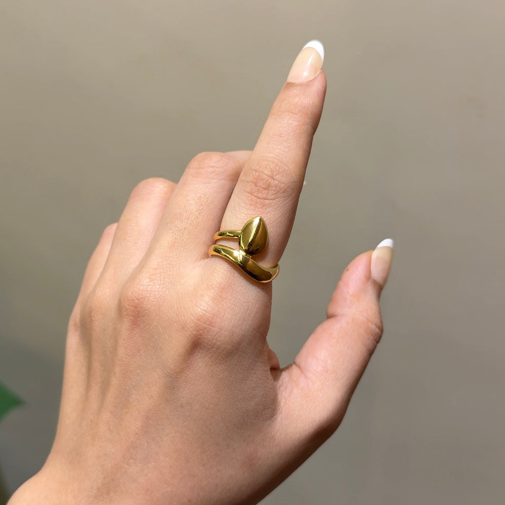 Wavy Raindrop Ring