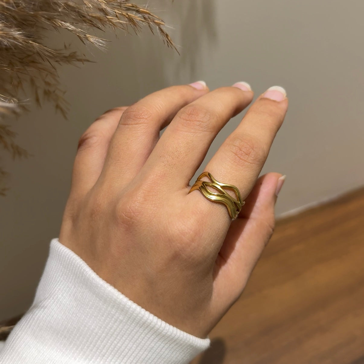 Layer wave ring