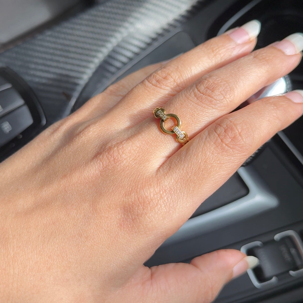 Glimmer ring