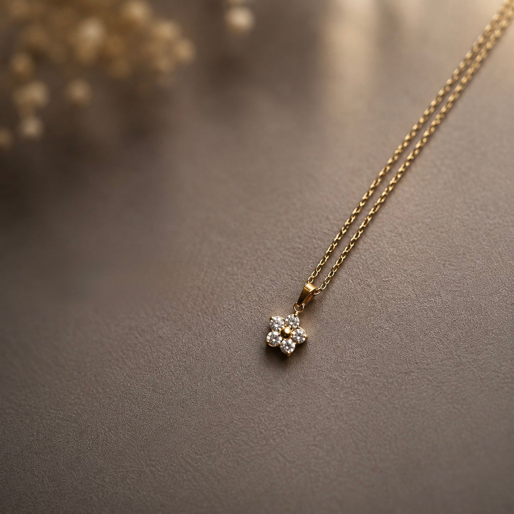 Daisy Bloom necklace (white)
