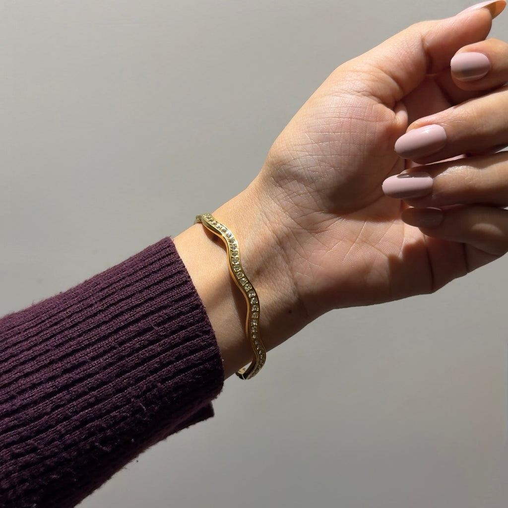 Celeste Curve bangle