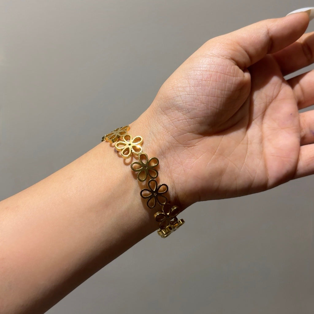 Flower luxe bangle