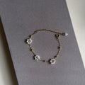 Flowerlit bracelet