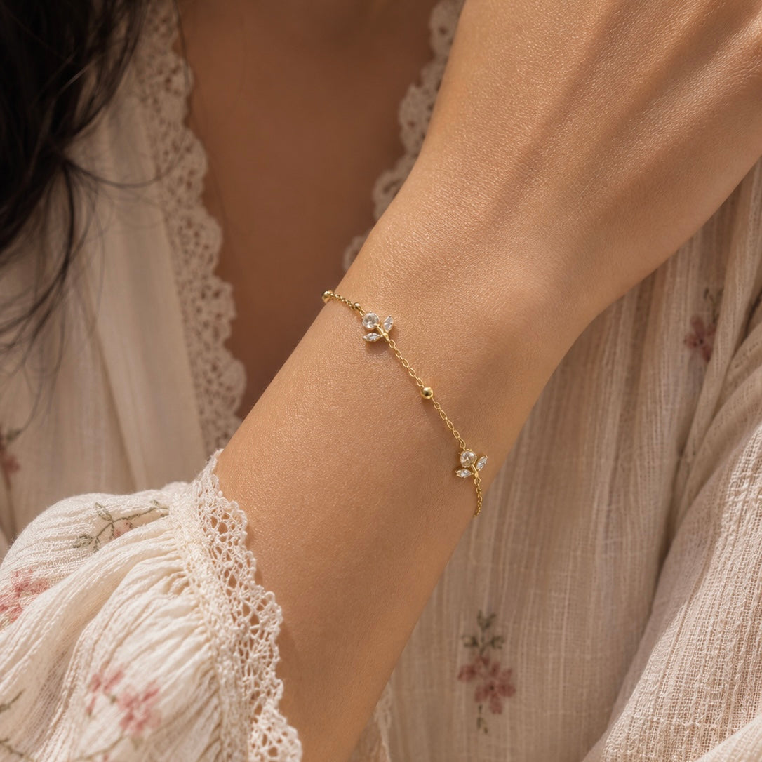 White tulip bracelet