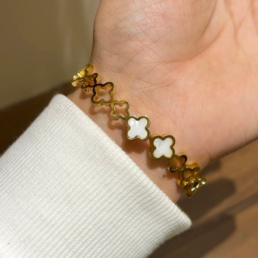 Clover Link Bangle
