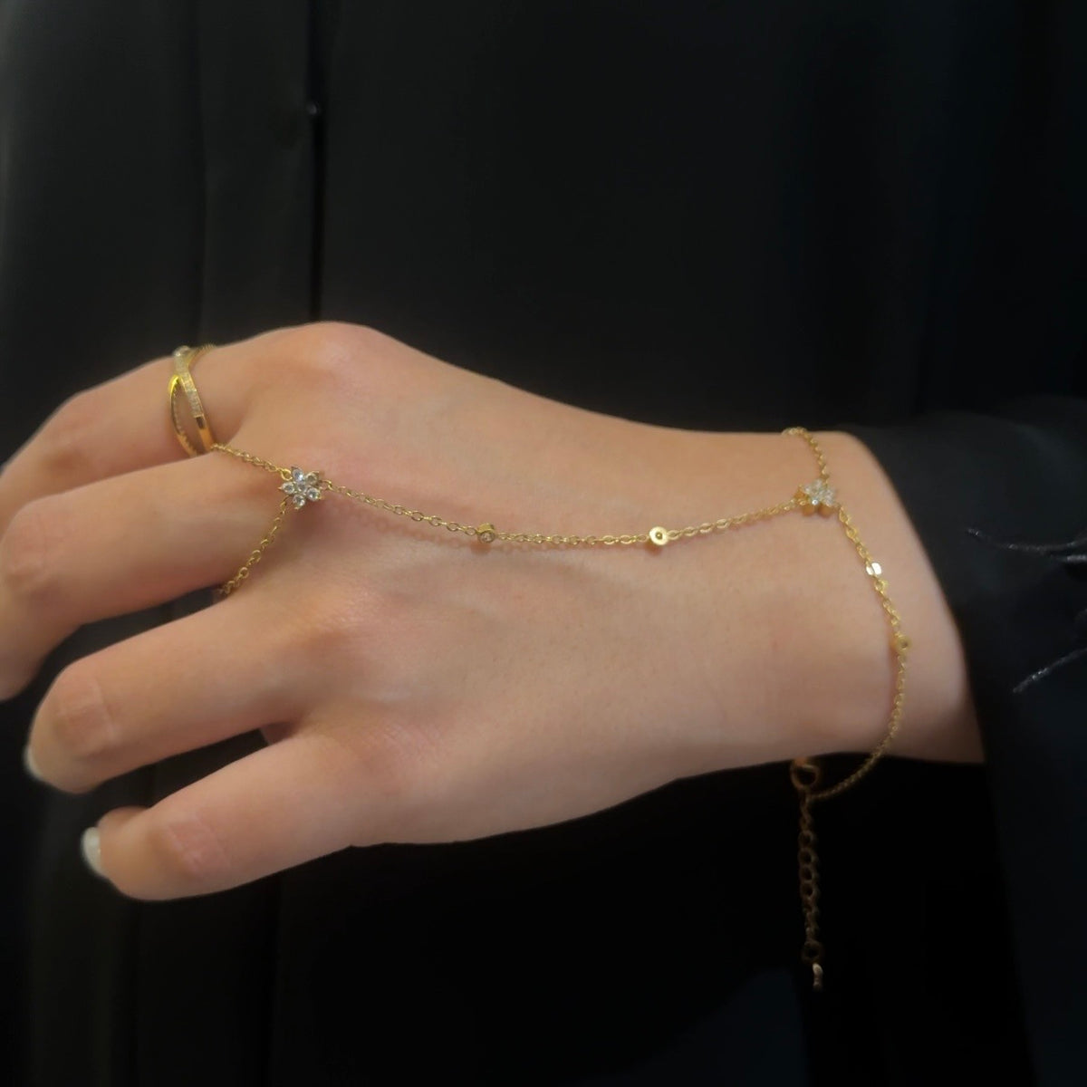 Dainty star handchain