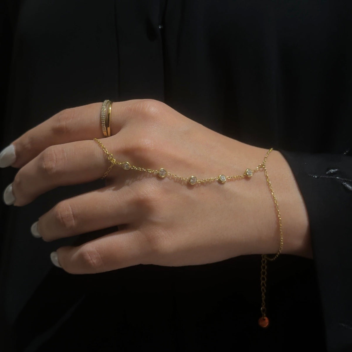 Minimal aura handchain