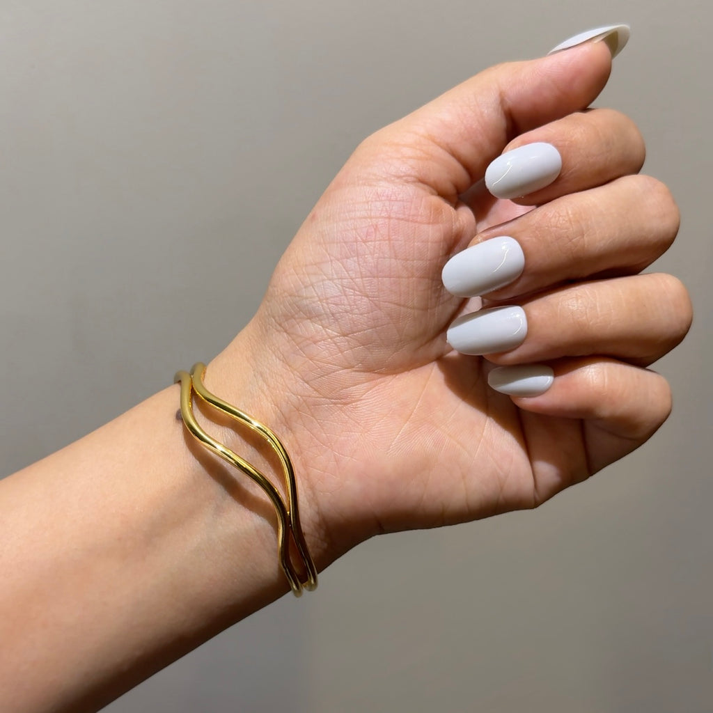 Open-wave bangle