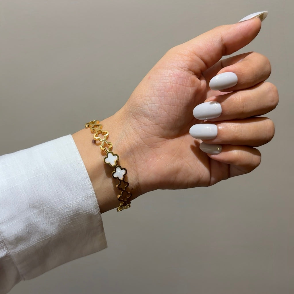 Clover Link Bangle