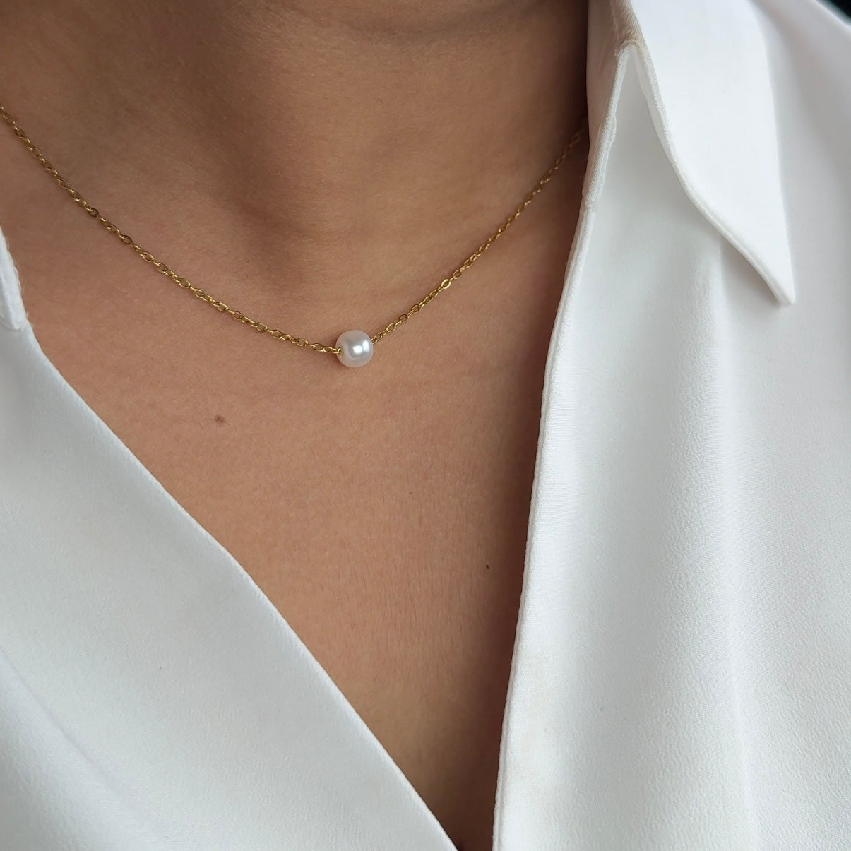 Pearl pendant necklace
