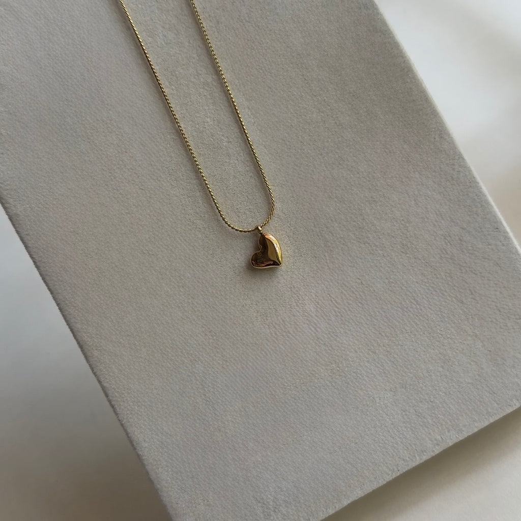 Lune heart necklace