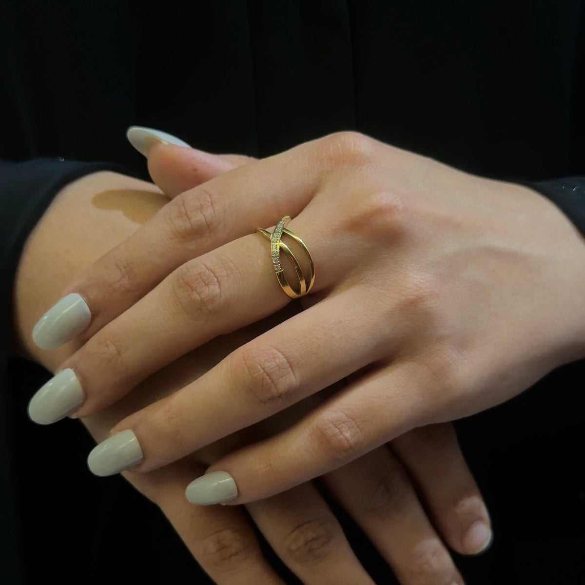 Amora Cross Ring