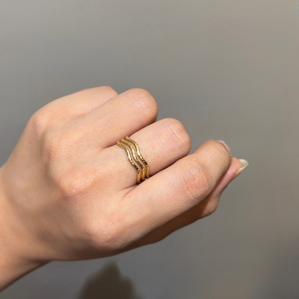 Wavy Muse Ring